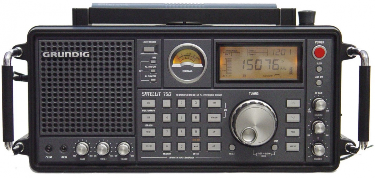 Настольный радиоприемник Grundig Satellit-750