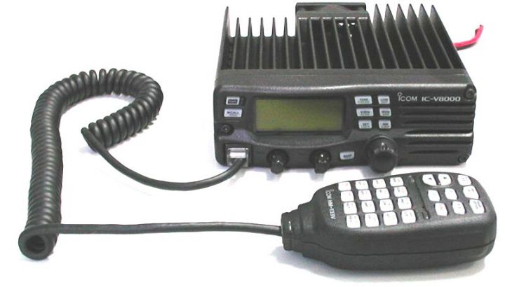 Автомобильная радиостанция ICOM IC-V8000